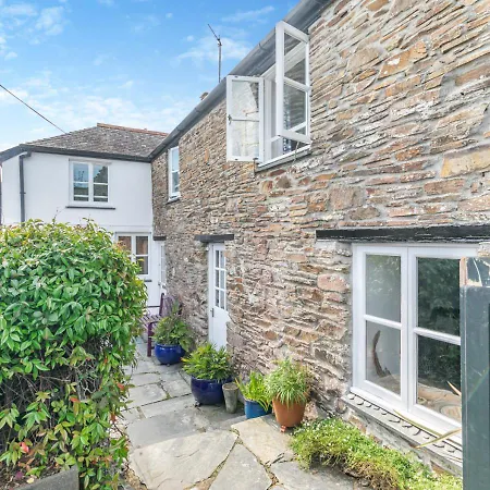 Holiday home The Helford